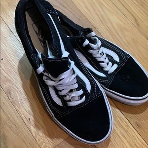 Gently used VANS OLD SKOOL